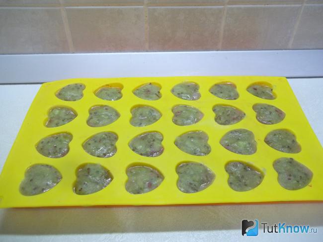Готовое замороженное пюре из крыжовника с сахаром