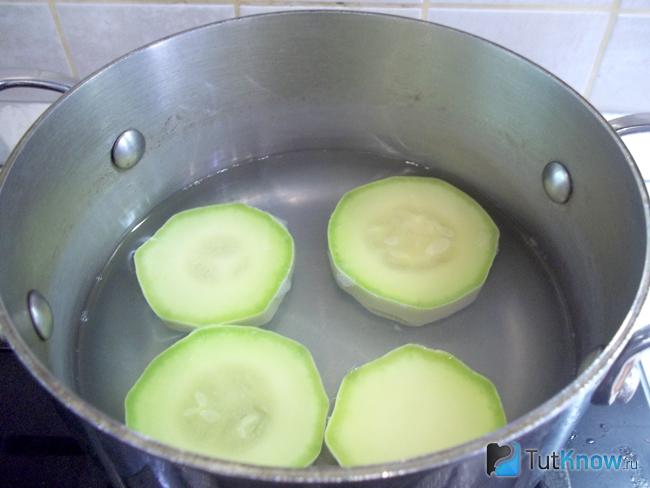 Готовые вареные кабачки