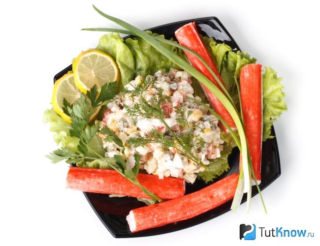 Салат с крабовыми палочками