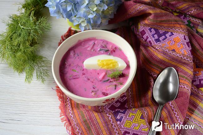 Как выглядит холодный свекольник, приготовленный на кефире
