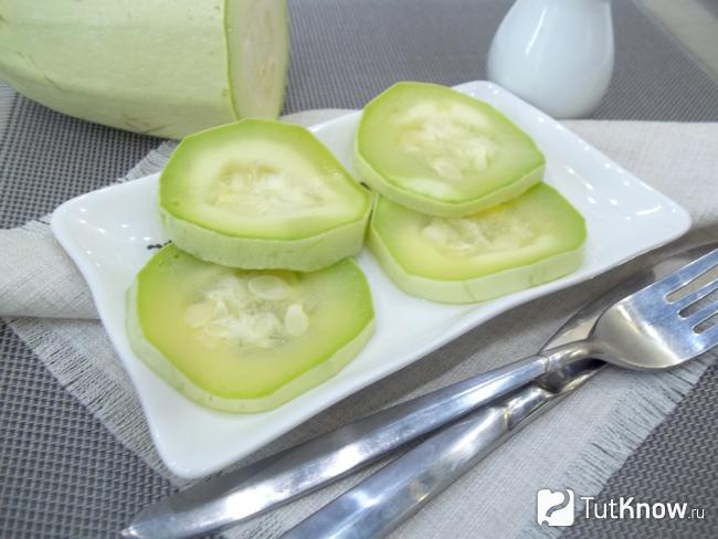 Готовые кабачки на пару