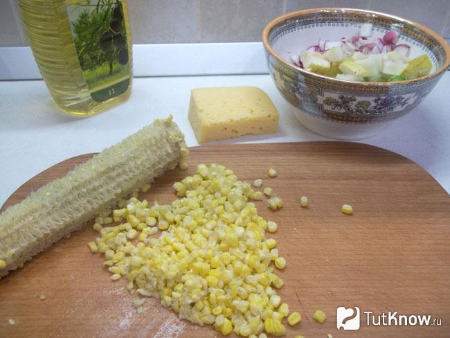 Кукуруза отварена и с кочана срезаны зерна