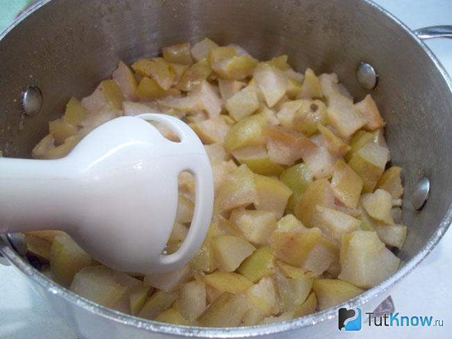 Груши пюрированы блендером