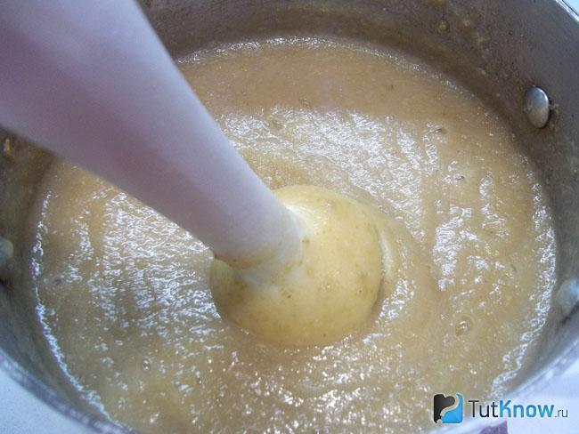 Груши пюрированы блендером