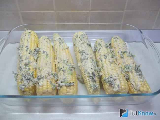 Кукуруза смазана маслом