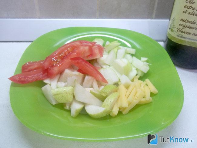 Все продукты соединены в тарелке