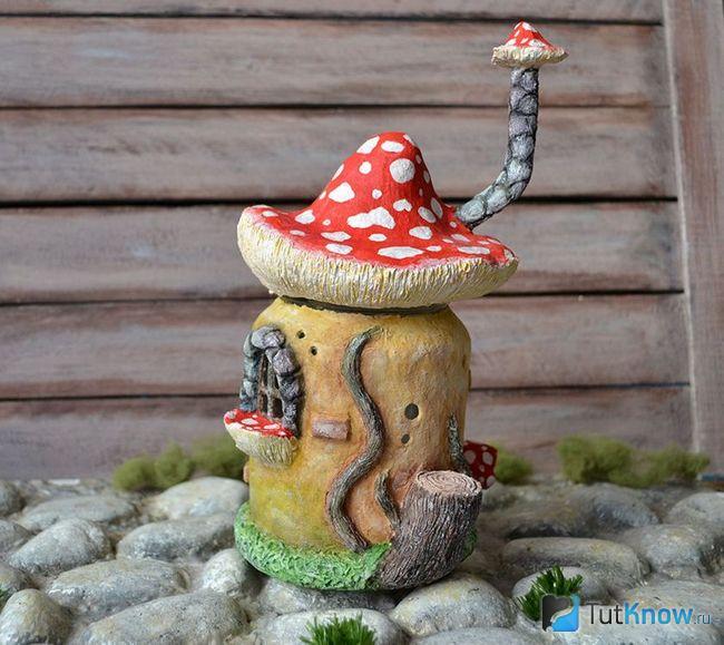 Вариант домика из самозатвердевающей массы