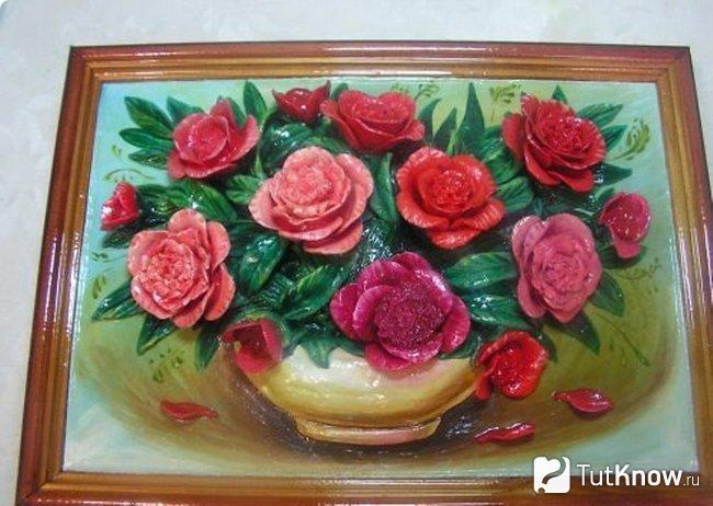 Пионы из соленого теста на картине