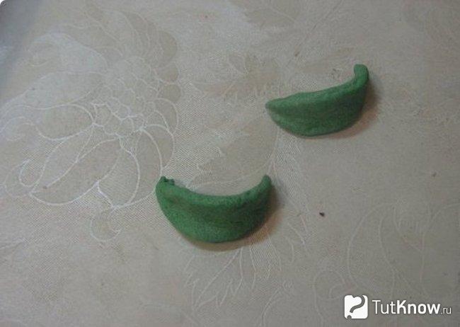 Листки из зелёного солёного теста