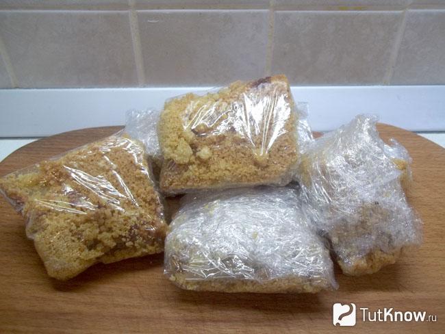Готовый замороженный песочный пирог с яблоками