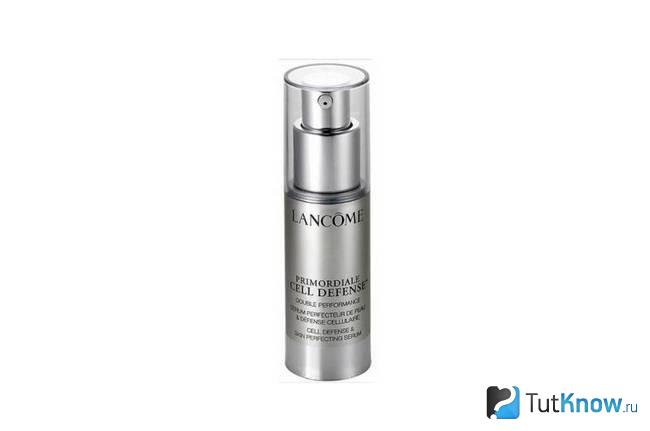 Флакон с антивозрастной сывороткой Primordiale Lancome