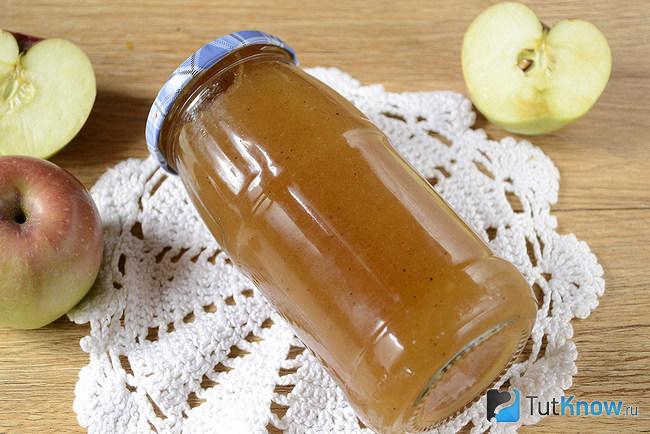 Яблочный джем с корицей готов
