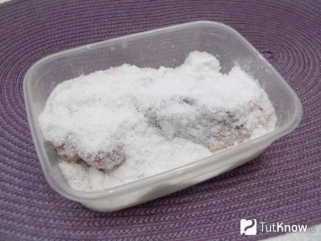Мясо присыпано солью