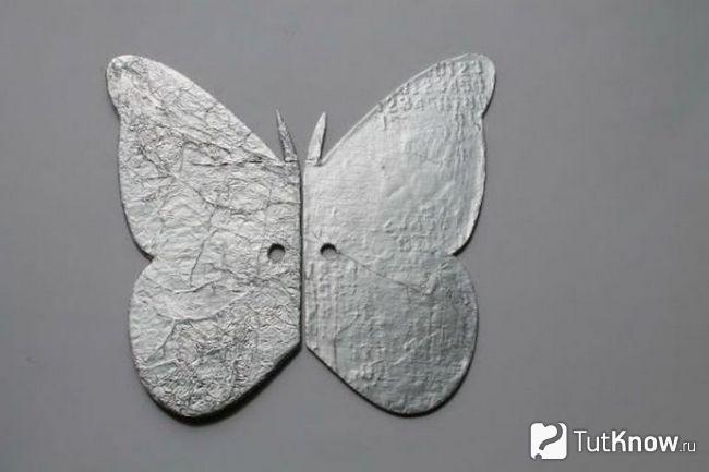 Готовая бабочка из картона и фольги