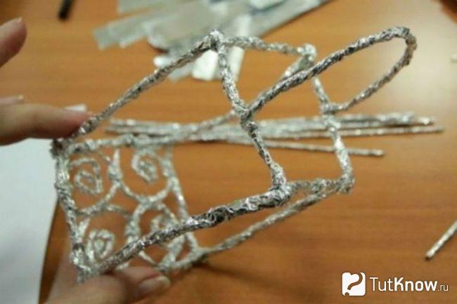 Каркас подсвечника из фольги