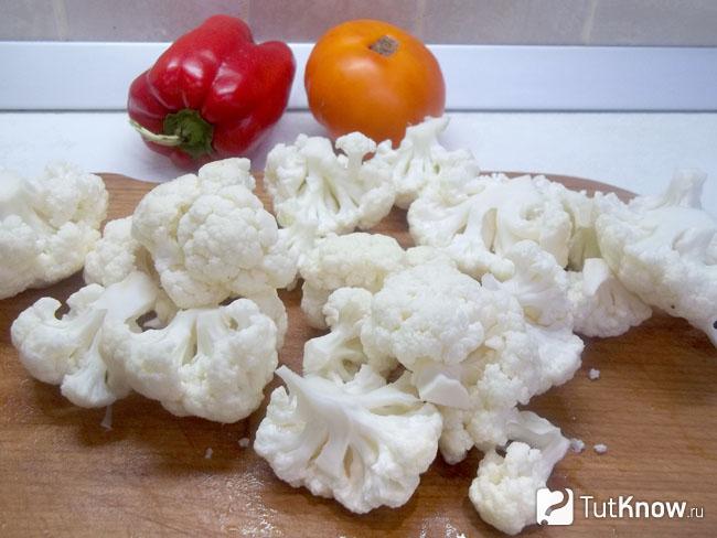 Капуста нарезана на соцветия