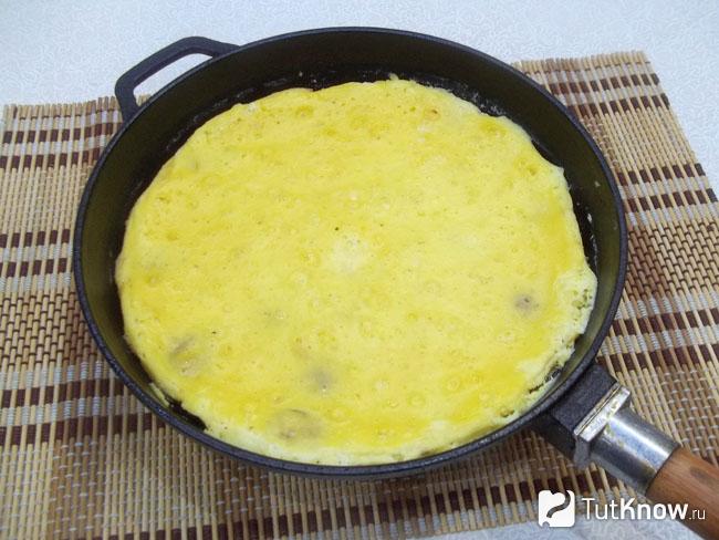 Готовая творожная запеканка с абрикосами