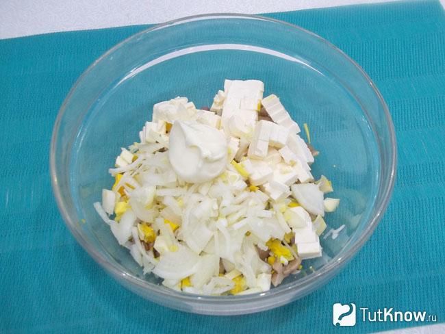Все продукты сложены в миску