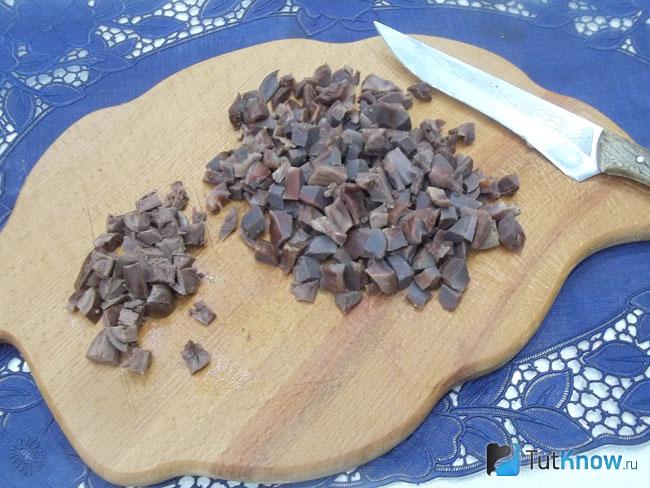 Сердечки и желудки нарезаны