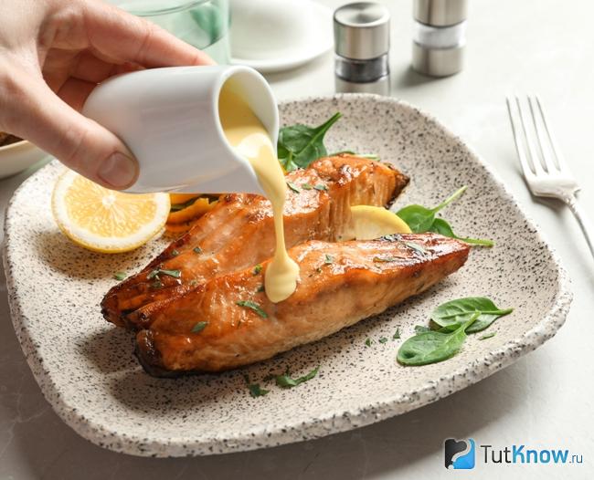 Рыба под соусом бешамель