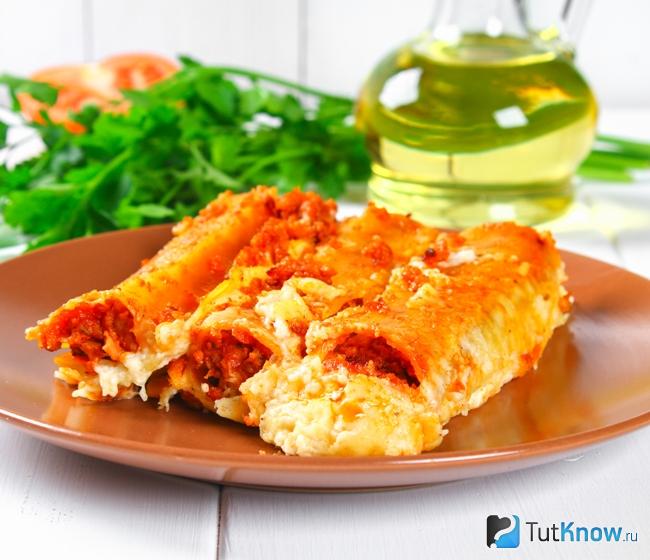 Каннеллони с овощами и фаршем