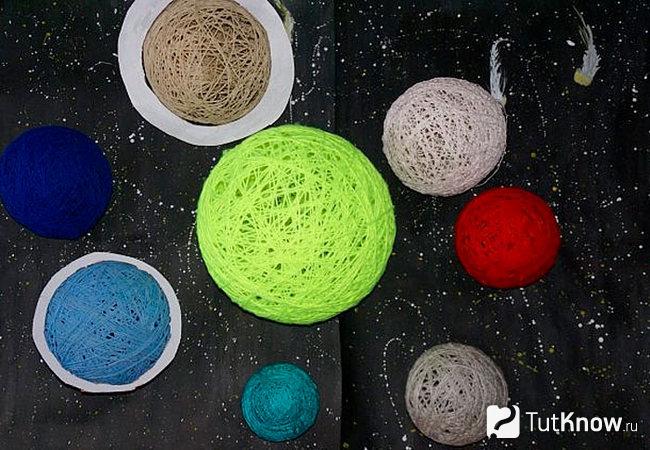 Заготовки для планет созданы из пряжи