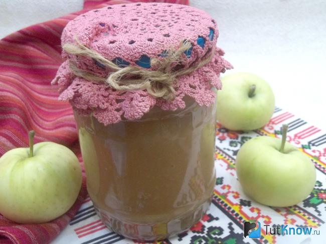 Готовое яблочное пюре с сахаром