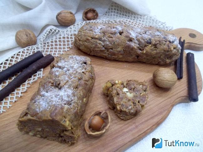 Готовая десертная колбаска из печенья с вареной сгущенкой