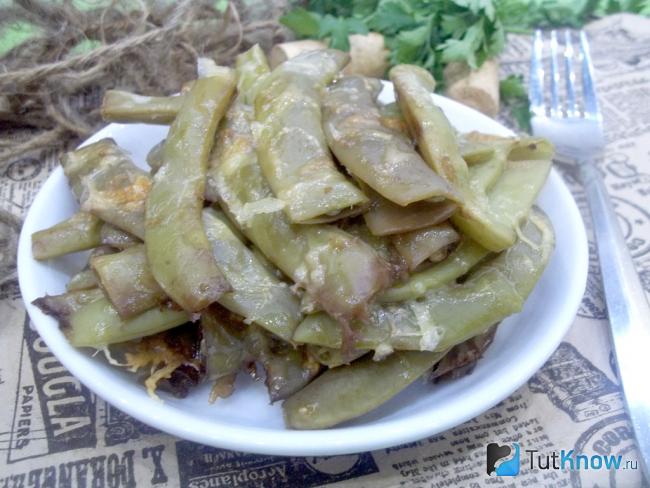 Готовая спаржа в духовке с сыром