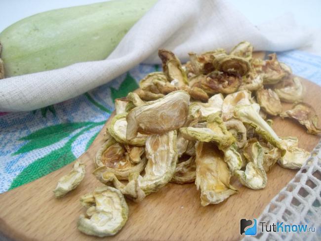 Готовые сушеные кабачки