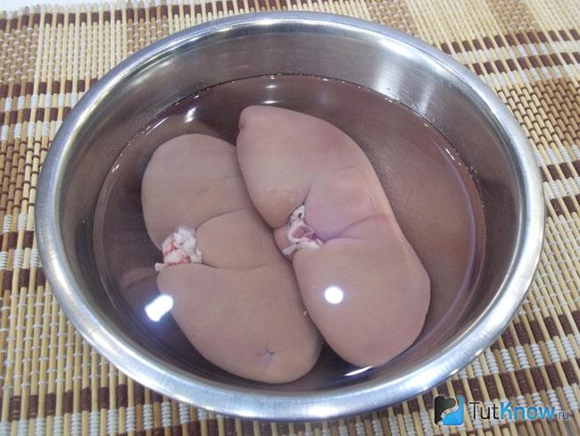 Почки залиты водой