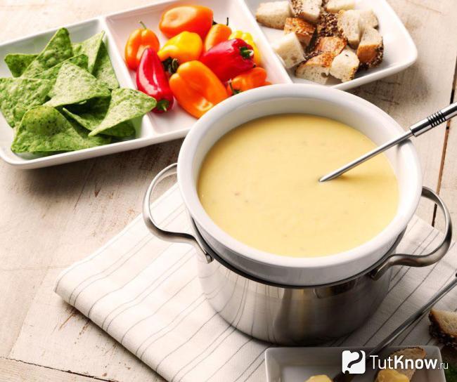 Фондю с сыром Маасдам