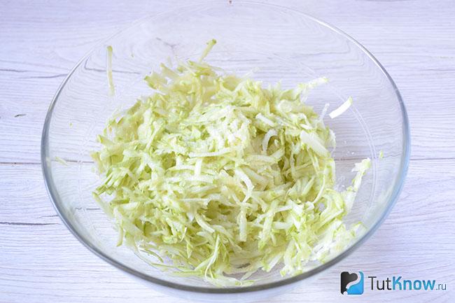 Пиала с измельченными кабачками