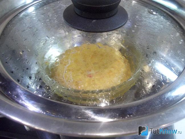 Готовый омлет из кабачковой икры на пару