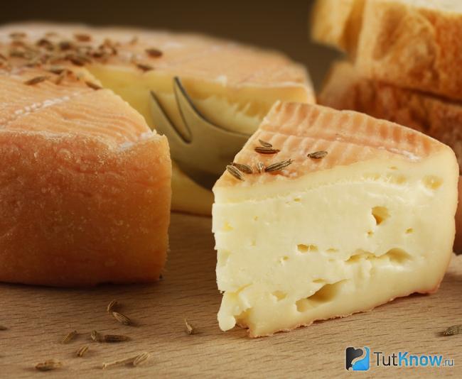Как выглядит французский сыр Мюнстер