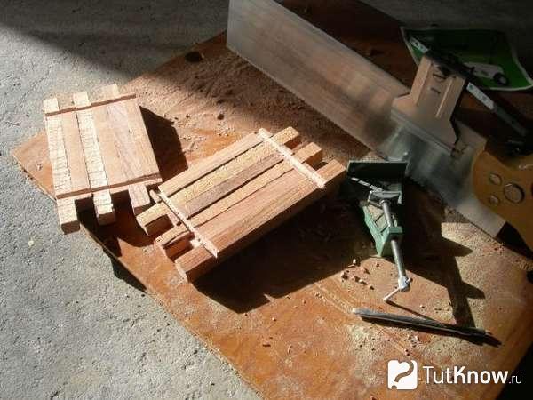 Деревянные заготовки для создания кормушки
