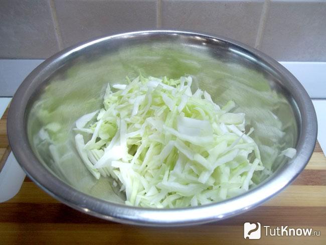 Капуста нашинкована тонкой соломкой