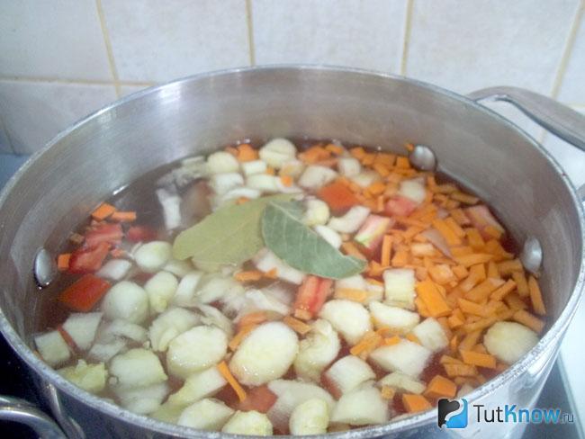 Овощи залиты водой