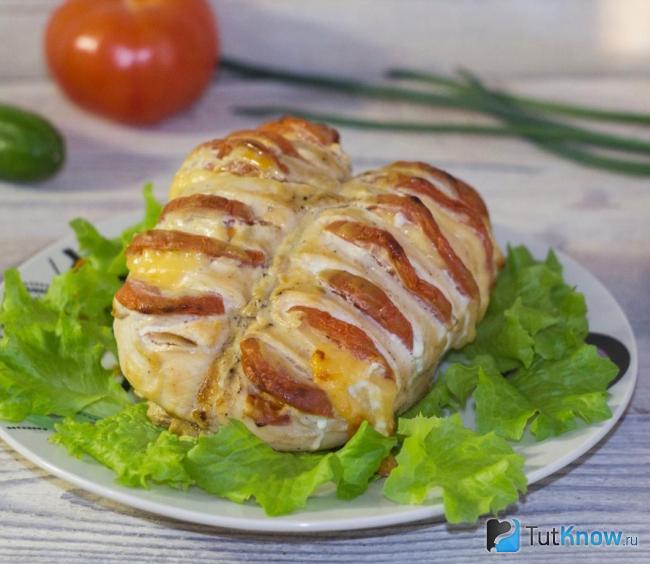 Куриная грудка, фаршированная сыром Шаурс
