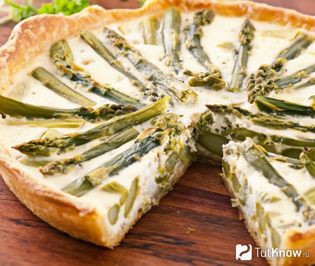 Пирог со спаржей и сыром Ярлсберг