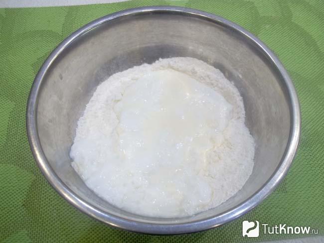 К сухим продуктам добавлен кефир