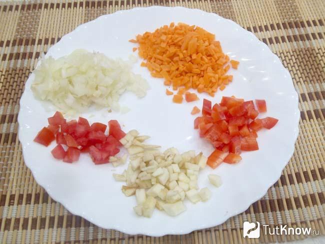 Овощи нарезаны кубиками