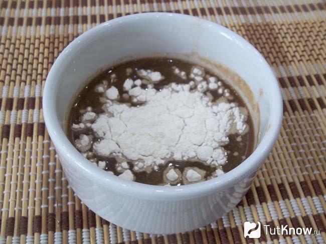 Вино соединено с мукой