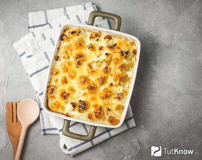 Запеканка из капусты с курицей и сыром Эпуас