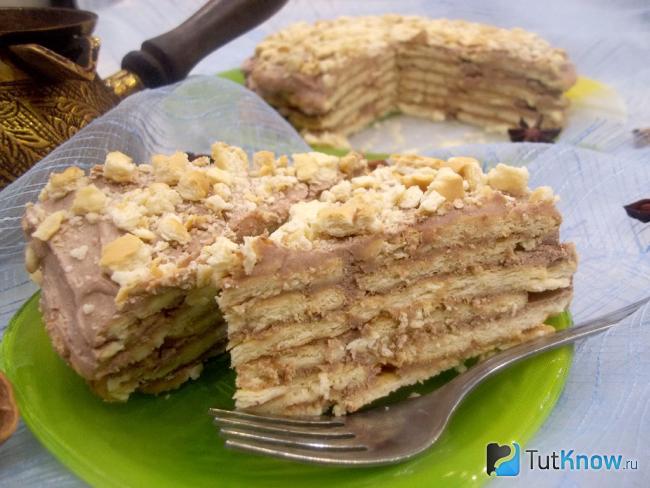 Готовый торт без выпечки из печенья Мария