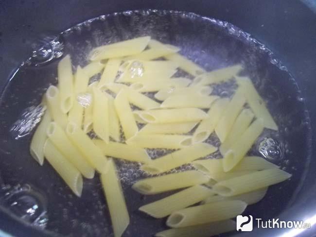 Макароны варятся