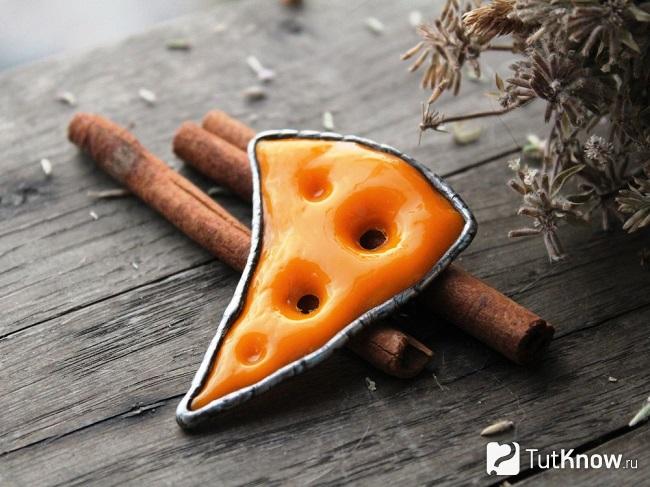 Готовая брошь