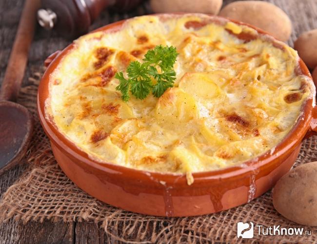 Гратен из картофеля с сыром Скаморца