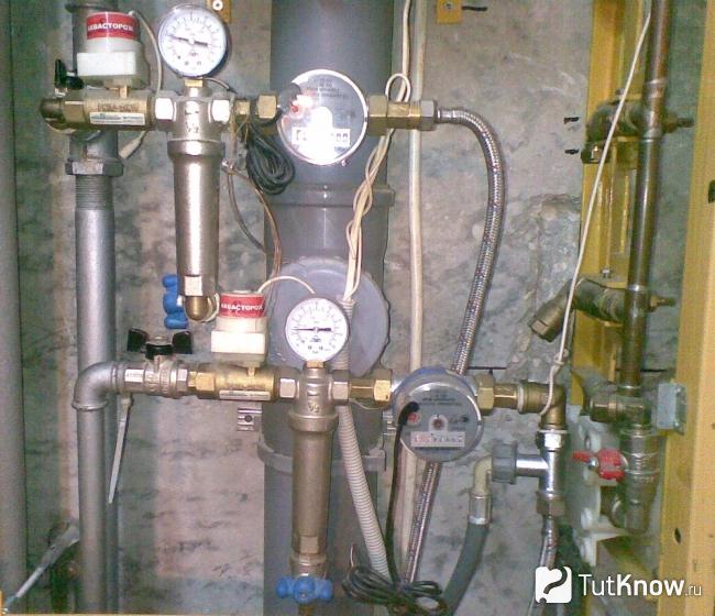 Водопровод из оцинкованных труб