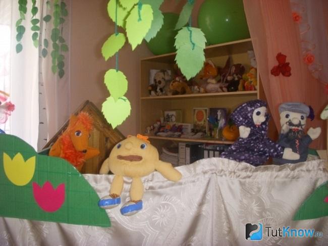 Мягкие игрушки в комнате